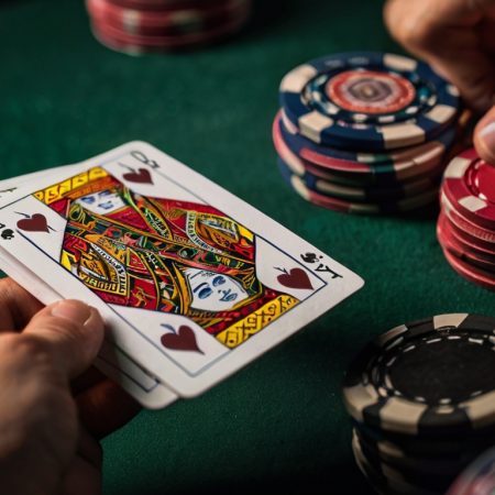 Що таке спліт у покері?