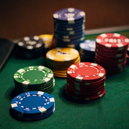 Ставка у покері: як правильно робити ставки